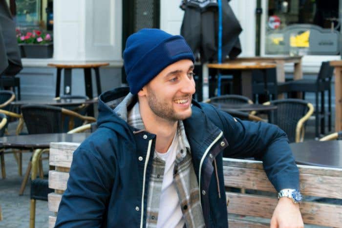 Bonnet Acryl avec étiquette