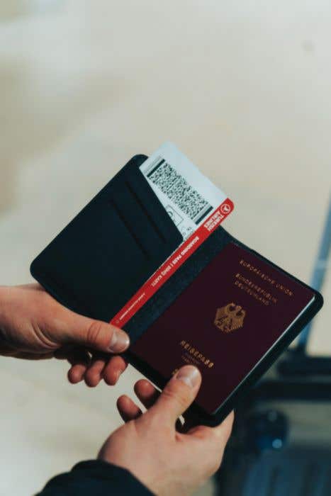 Paspoorthouder Travelfinder Geolocate