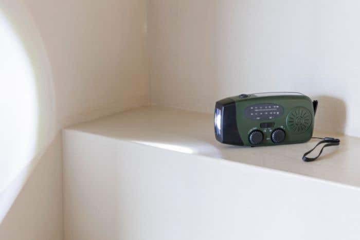 Radio d'urgence Solan | Recyclé | Solaire | Powerbank | Lampe de poche