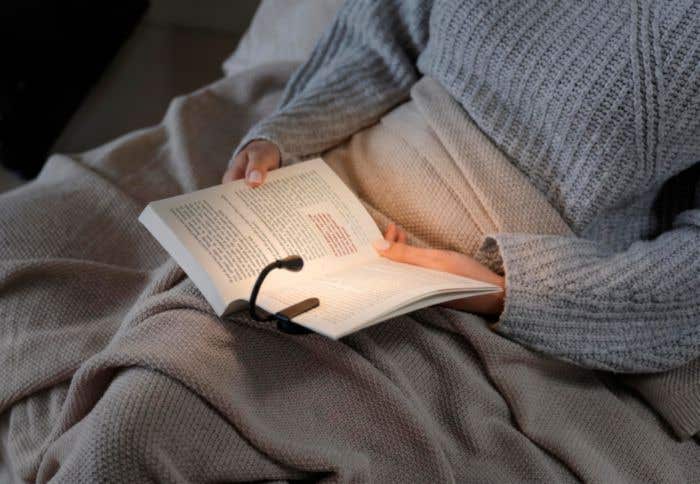 Lampe de lecture Cliplo | Recyclée | Lampe LED | Bras flexible avec pince