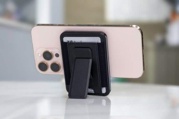 Porte-cartes BrandCharger Wally Stand Pro | Recyclé | 6 cartes | Protection RFID | Support pour téléphone
