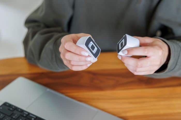 Support pour ordinateur portable Bloqo | Recyclé | Antidérapant | Magnétique