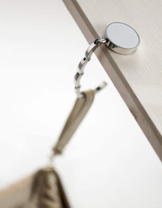 Tassenhanger Table